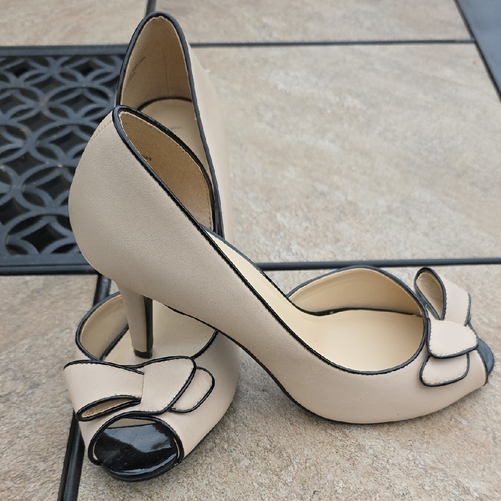 Kelly & Katie Cream and Black Peep-Toe Heels
